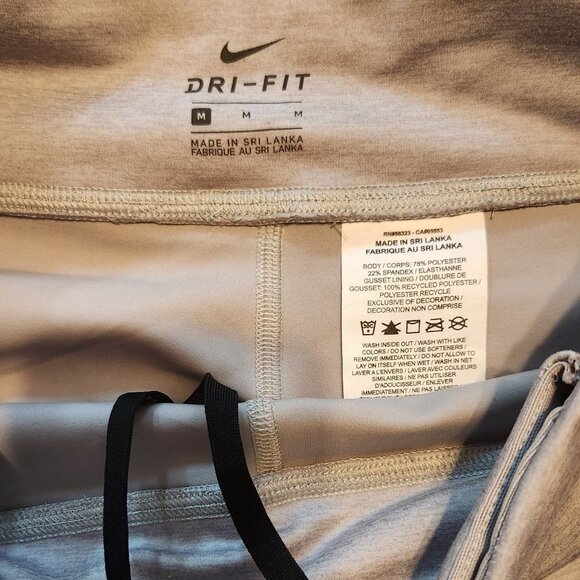 Women’s Nike Running size M Gray Dri-Fit Cropped Capri Leggings Zip Back Pocket - Picture 4 of 11